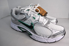 Nike V5 RNR White Malachite Green HJ5228-100 Men’s Size 13 New NWT