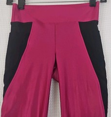 Koral ~Woman Size S~ Raspberry/Black Leggings NWOT.