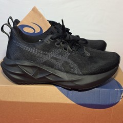 ASICS Novablast 5.5 Women’s Lace-Up Sneakers Black/Carrier Grey