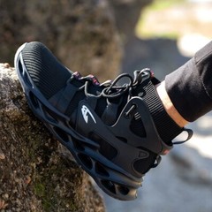 Lightweight Safety Shoes Men Work Shoes Steel Toe Roofing Shoes Indestructible