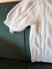 CLASSIC PUFF SLEEVE WOOL WHITE SWEATER W GLAMOROUS BUTTONS AND WEAVE. RETRO