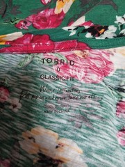 Torrid Women’s Classic Fit Floral V-Neck Pocket Knit T-Shirt Plus 0