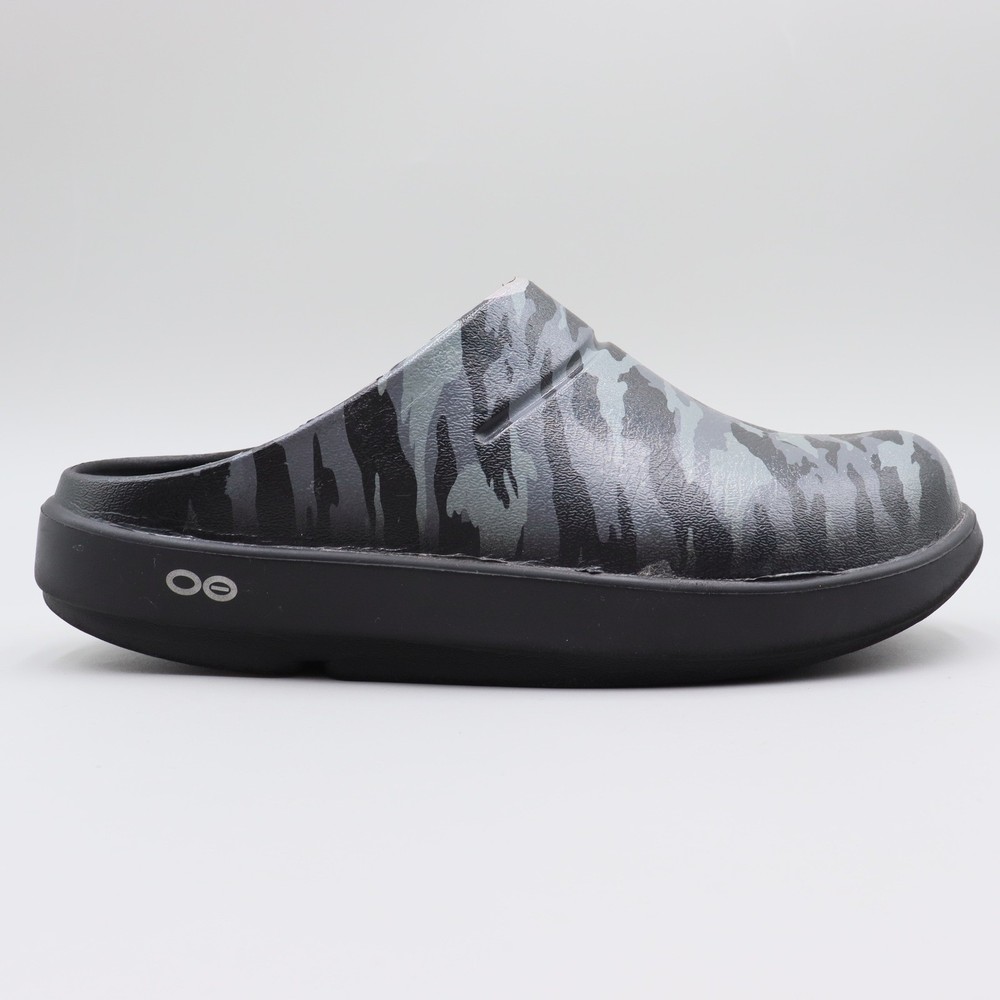 OOFOS OOcloog Camo Recovery Sandals Womens Size 8 US Black Grey Mules Clogs