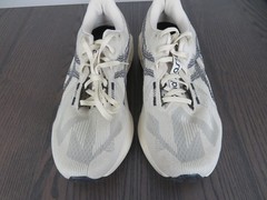 Asics Novablast 5 Shoes Mens Size 8.5 Beige Running Sneakers 1011B974 Gym Racing