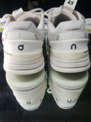 Mens 9 On The Roger Pro tennis shoes sleek engineered mesh upper 4 ROGER fereder