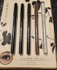 Tahari Ayeliner Set