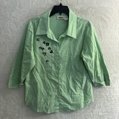 Collection Etc. Womans Button Top Green Floral Medium Cotton Long Sleeve Collar