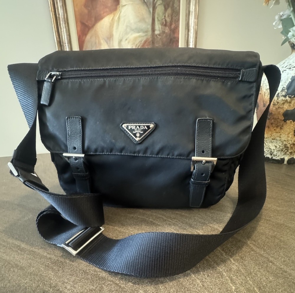 prada crossbody/ Shoulder bag/ Messenger bags for women. Black. Originally $3000