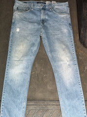 Calvin Klein Jeans Men’s Light Wash Blue Skinny Slim Fit Distressed 5-Pocket