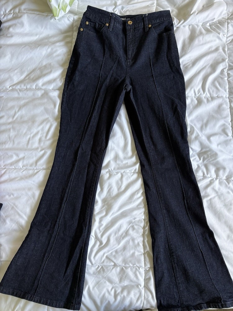 I.N.C. International Concepts Women’s High-Rise Pull-on Flared Cropped Jeans, 6.