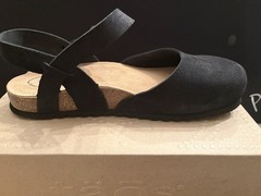 Taos Women’s Black Suede Slingback Flat Closed Toe Size 8