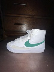 Nike Blazer Mid ‘77 Vintage White Malachite Green Women’s Size 8 CZ1055-119