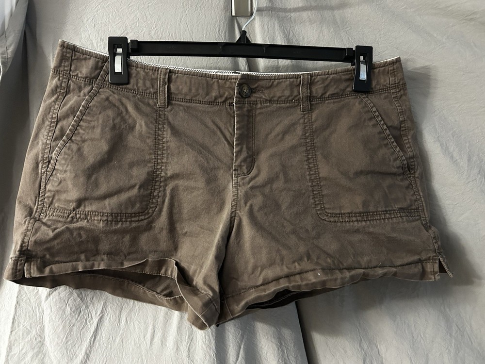 Old Navy Favorite Khakis Perfect 3.5in Shorts Womens 14 Brown Chino Low Rise