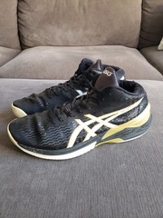 Size 13 – Asics Men’s Sky Elite FF Black Gold Volleyball Shoes Mid Top READ DESC