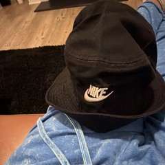 Nike Black Lightweight Bucket Hat White Swoosh Logo One Size Men’s