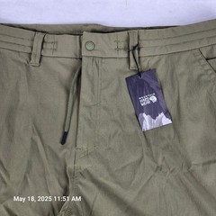 Mountain Hardwear Traxion Shorts Men’s Size 42 Kelly Military Green New Tags