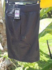 Men’s Size 2XLUnder Armour Sportswear Men’s Woven Cargo Shorts 1388018 001 Black