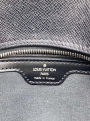 LOUIS VUITTON Reporter Shoulder Bag Leather Black M30152 Louis Vuitton