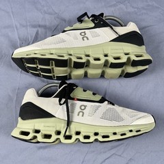 On Running Cloudstratus Women’s Size 11 Running Shoes Gray Fitness Sneakers