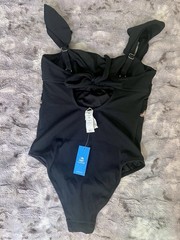 CUPSHE Black Ribbed Ruffle Wide Adjustable Strap One-Piece Swimsuit M D