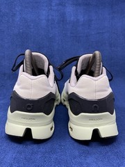 ON Cloudstratus Road Running Shoes Womens 7.5 White Sage Black CloudTec Comfort
