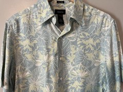 Claiborne 100% Silk Short Sleeve Button Up Shirt Men’s Size Medium Blue