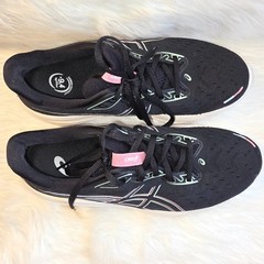 Women’s Running Shoes – Size 9 – ASICS Gel-Cumulus 26 Black Pink 1012B599