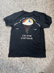 Toyo Enterprise Co 1965 Saigon Vietnam War Paratroopers Army T-Shirt Size M