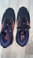 Brooks adrenaline gts 22 women size 11.5, black/purple/coral,