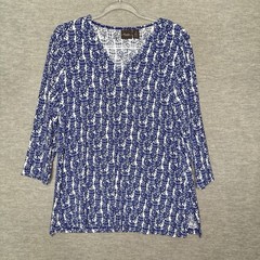 Chico’s Travelers Tunic Top Size 1 M(8) Shirt Blue White Pineapple Printed Beach