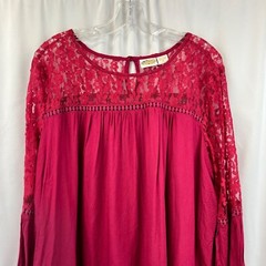 Collections Etc Women’s Lace Pullover Top Raspberry Size XL Keyhole
