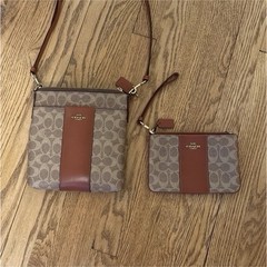 Coach Signature Brown Tan Crossbody Bag Zip Closure Adjustable Strap Zip Pouch