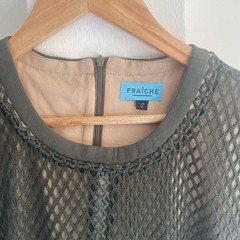 FRAÎCHE Green Lace Overlay Knee Length Dress Cap Sleeve Round Neck Zip Size S