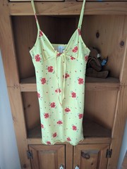 Women’s Size Medium Yellow Floral Dress With Tie In Front