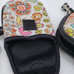 California Leash Company Neoprene 2 Small Wallets Wrist Loop Waterproof Daisies