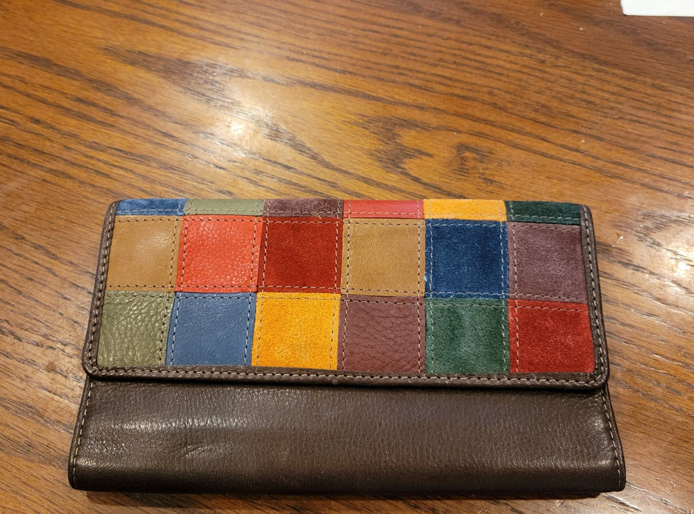 Vintage Fossil Women’s Brown Leather Patchwork Wallet w/ Zipper Coin & ID Slot