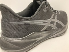 ASICS Versablast 4 Men’s Size 11.5 Black Carrier Grey • And +FREE ASICS T-Shirt