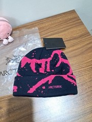 Arc’teryx Grotto Toque Beanie Black Pink Wool Knit Winter Hat Unisex NWT