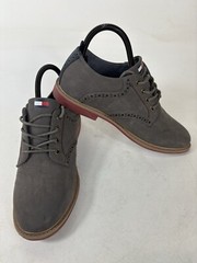 TOMMY HILFIGER Michael Pearl Boys Oxford Grey Lace Up Shoes Size 5