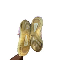 Yeezy Boost 350 V2 MX Oat Pre-owned size 9 with flaws