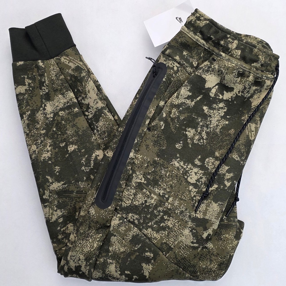 Nike Men’s Tech Fleece Camo Slim Fit Taper Jogger Sweatpants Size M Olive Green