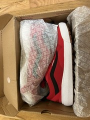 vans ultrarange exo red black and white size 8.5 new in box