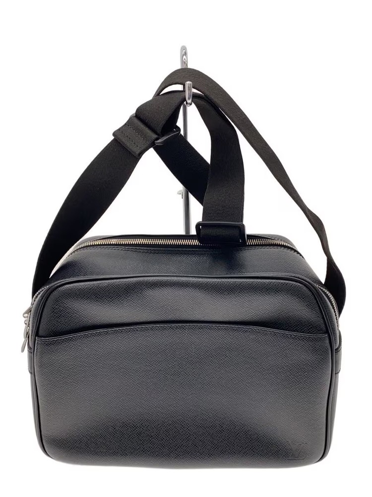 LOUIS VUITTON Reporter Shoulder Bag Leather Black M30152 Louis Vuitton