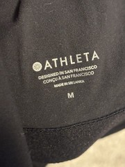NWT Women’s Athleta Conscious Cut Out Crop Top Sports Bra Black Medium M D-DD