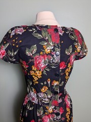 Vintage 80s Does 50s Rose Print Cotton Wiggle Dress Hepburn Button Down Back