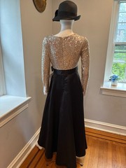 XScape Women’s V-Neck Sequin Long Dress Size US 6