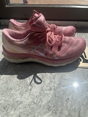 ASICS Women’s Pink Lace-Up Low Top Running Sneakers Synthetic/Rubber Pre-Owned
