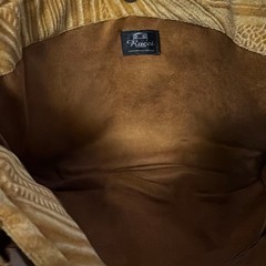 Rucci Gold Swirl Top Handle Bag w/ Brown Wood Handle, Magnetic Closure