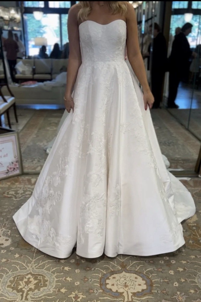 Strapless Sweetheart Lace Ball Gown White Wedding Dress w/ Train Buttons