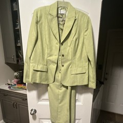 Alfred Dunner Women’s Green 2pc Pant Suit Set Size 14 Polyester 3-Button